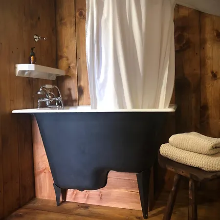 Bed & Breakfast Et Tables D'hotes - Les Ateliers De Pontajou - Pelerin Navette Gratuite A Saugues 3*