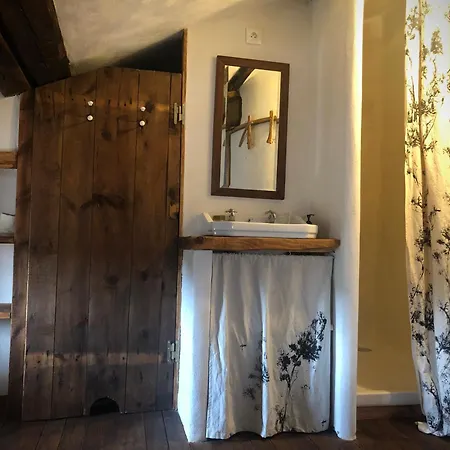 Et Tables D'hotes - Les Ateliers De Pontajou - Pelerin Navette Gratuite A Saugues Bed & Breakfast 3*