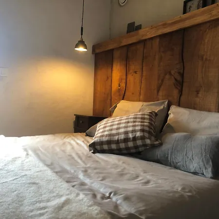 Bed & Breakfast Et Tables D'hotes - Les Ateliers De Pontajou - Pelerin Navette Gratuite A Saugues 3*