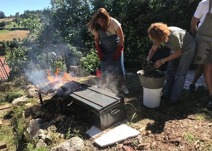 Et Tables D'hotes - Les Ateliers De Pontajou - Pelerin Navette Gratuite A Saugues Frühstückspension 3*