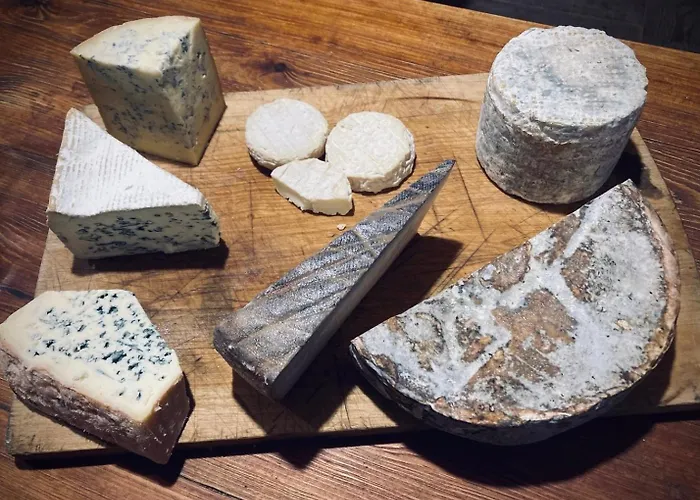 Et Tables D'hotes - Les Ateliers De Pontajou - Pelerin Navette Gratuite A Saugues Frühstückspension 3*